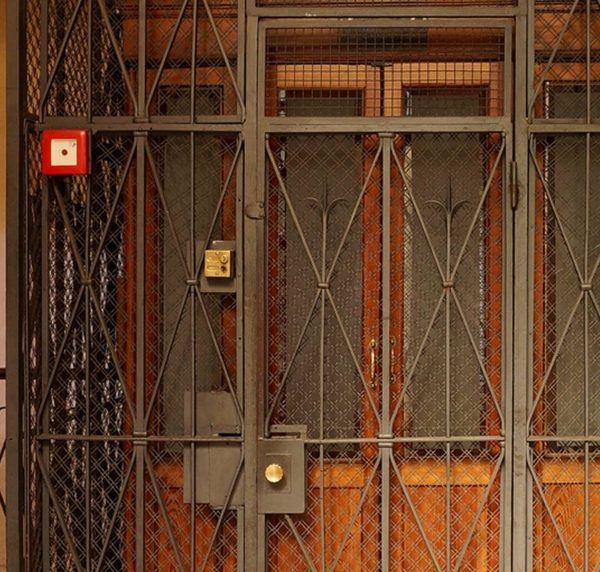 77-Elevator-Going-Sideways