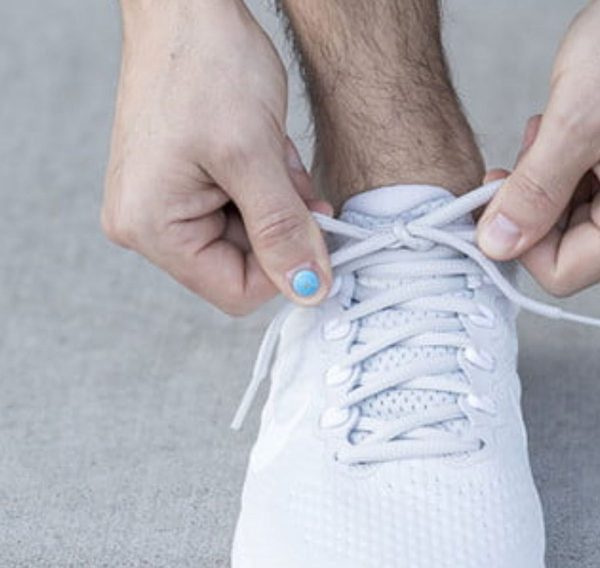 L'Oreal wearable fingernail sensor that tracks sun exposure