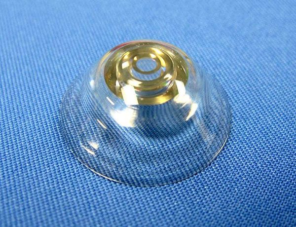 5 Awesome (And Slightly Scary) Technology Stories You Should Know: Contact lens