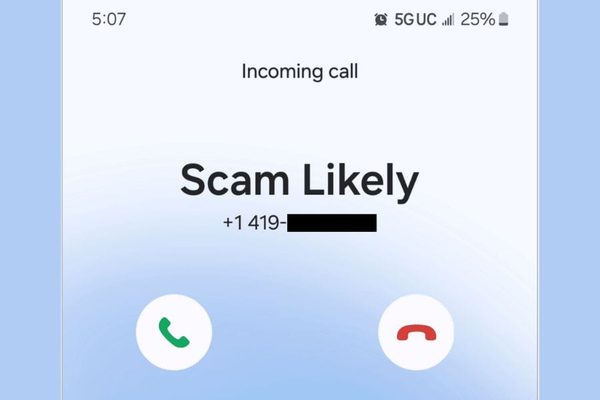Truecaller Offers Perfectly Useless Feature To Let AI Respond To Calls In Your Voice 900x600