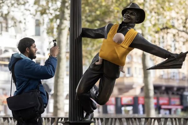 UK Non-Profit Ties Baby Slings on Statues to Fight for Paternity Leave