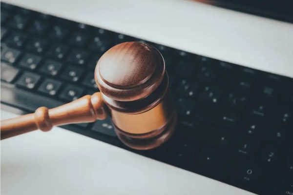 UAE Becomes First Region to Experiment with Using AI to Write New Laws: UAE uses AI to write lesgislation