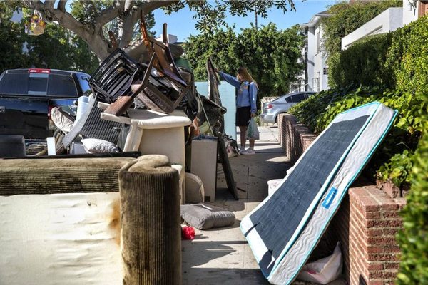 Solving The Mass Discard Problem on College Campuses