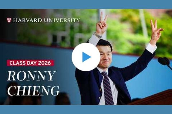 3 Reasons Commencement Speakers Should Be Comedians